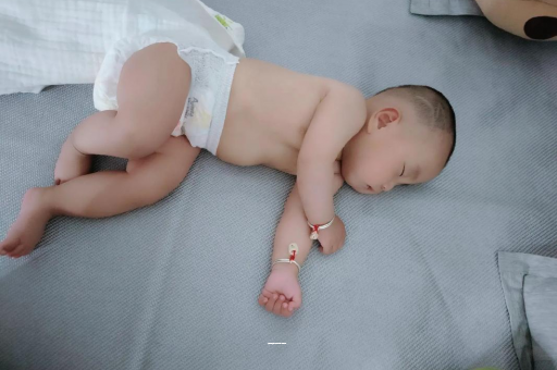 琼中孕妇肚子一跳一跳